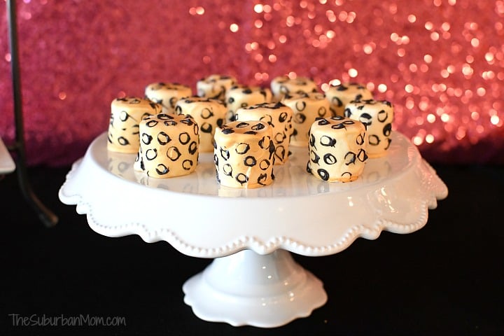 Cheetah Marshmallow Pops