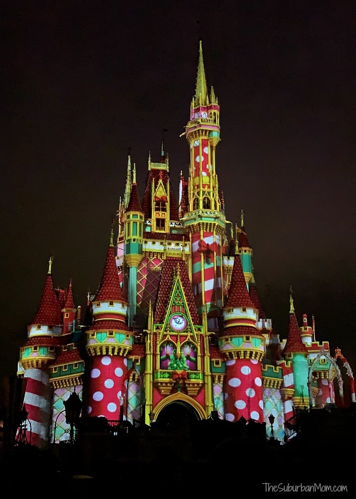 Minnie’s Wonderful Christmastime Fireworks