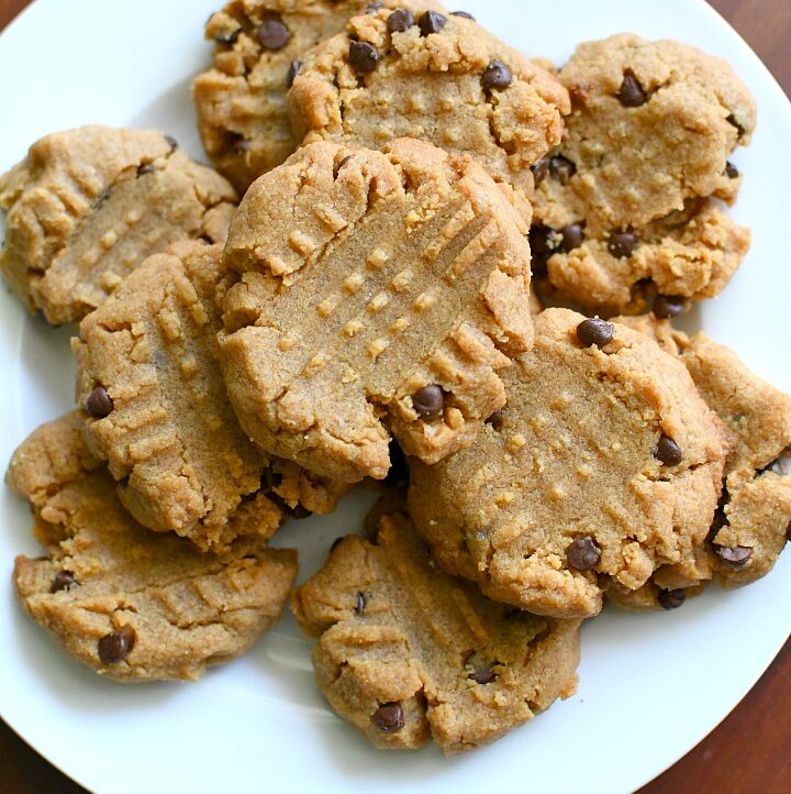 4 Ingredient Chocolate Chip Peanut Butter Cookies Receipe