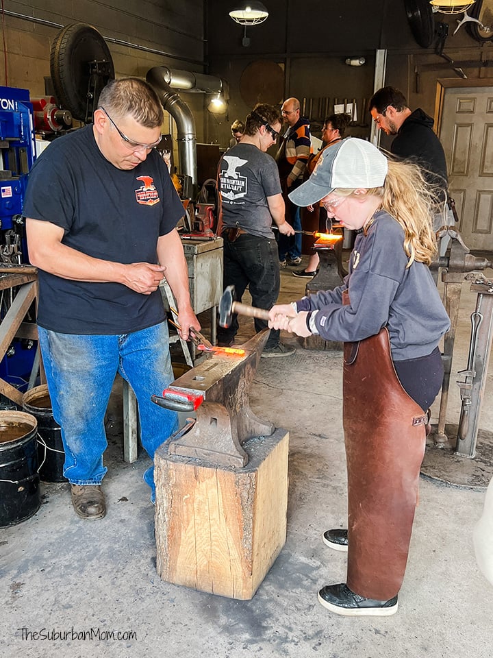 Knife Forging Iron Mountain Metal Craft